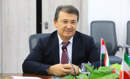 Табрикоти вазири тандурустӣ ва ҳифзи иҷтимоии аҳолӣ Ҷамолиддин Абдуллозода бахшида ба Рӯзи модар