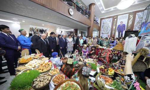 Таҷлили бошукӯҳи Наврӯзи оламафрӯз дар вазорат