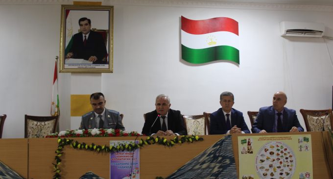 Хатлон: Вохурии масъулин бо кормандони соҳаи тандурустӣ ҷиҳати пешгирии амалҳои коррупсионӣ