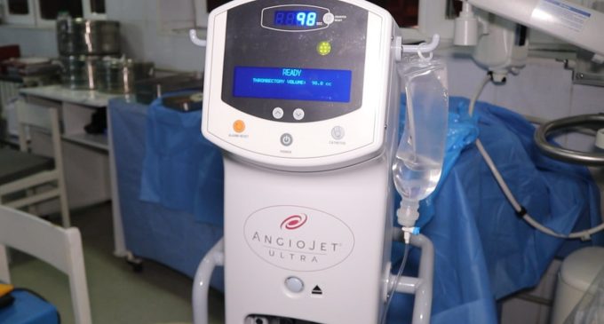 Республиканскому научному центру сердечно-сосудистой хирургии передан современный  новый аппарат «Angiojet»