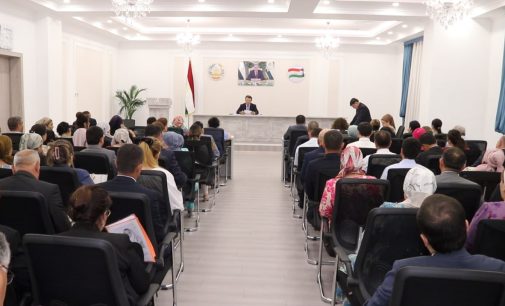 Ҷиҳати беҳтар намудани вазъи хизматрасонии тиббӣ ба модару кӯдак ҷаласаи корӣ доир гашт