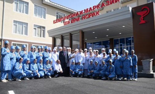 Пешвои миллат Эмомалӣ Раҳмон дар шаҳри Норак бинои Беморхонаи марказиро пас аз таъмиру навсозӣ ифтитоҳ намуданд